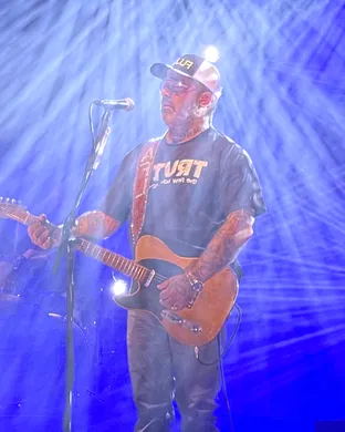 Aaron Lewis and The Stateliners Gary