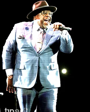 Cedric The Entertainer Aurora