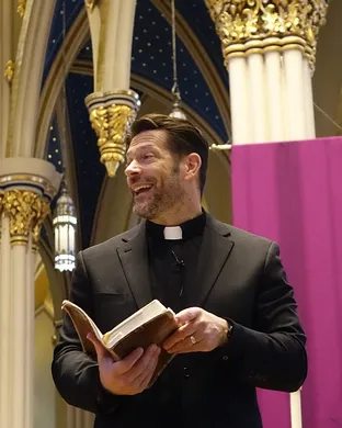 Father Mike Schmitz Chicago