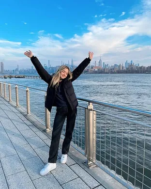 Katelyn Tarver Chicago
