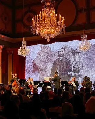 Strauss Chicago
